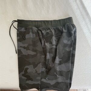 Men's Lululemon Camouflage Shorts T.H.E Medium